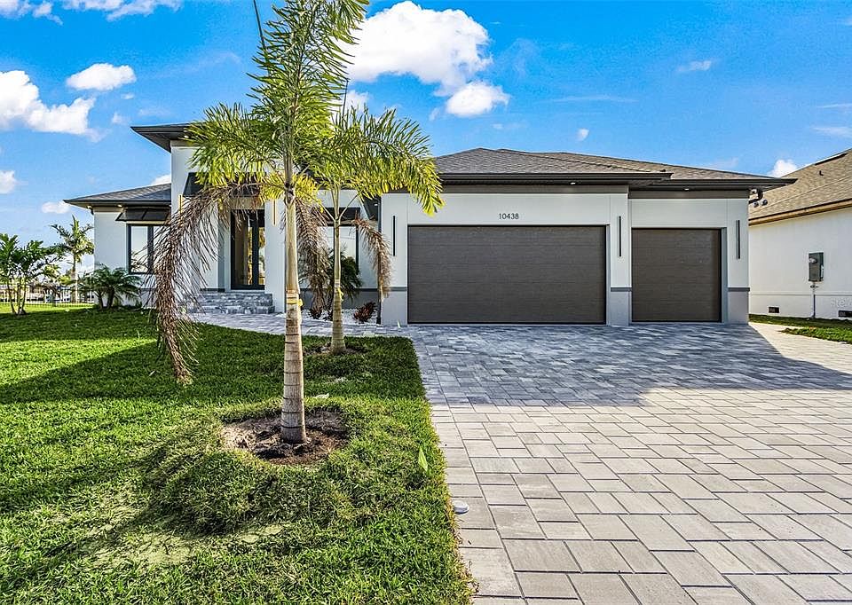 Atenia front elevation, driveway and garage